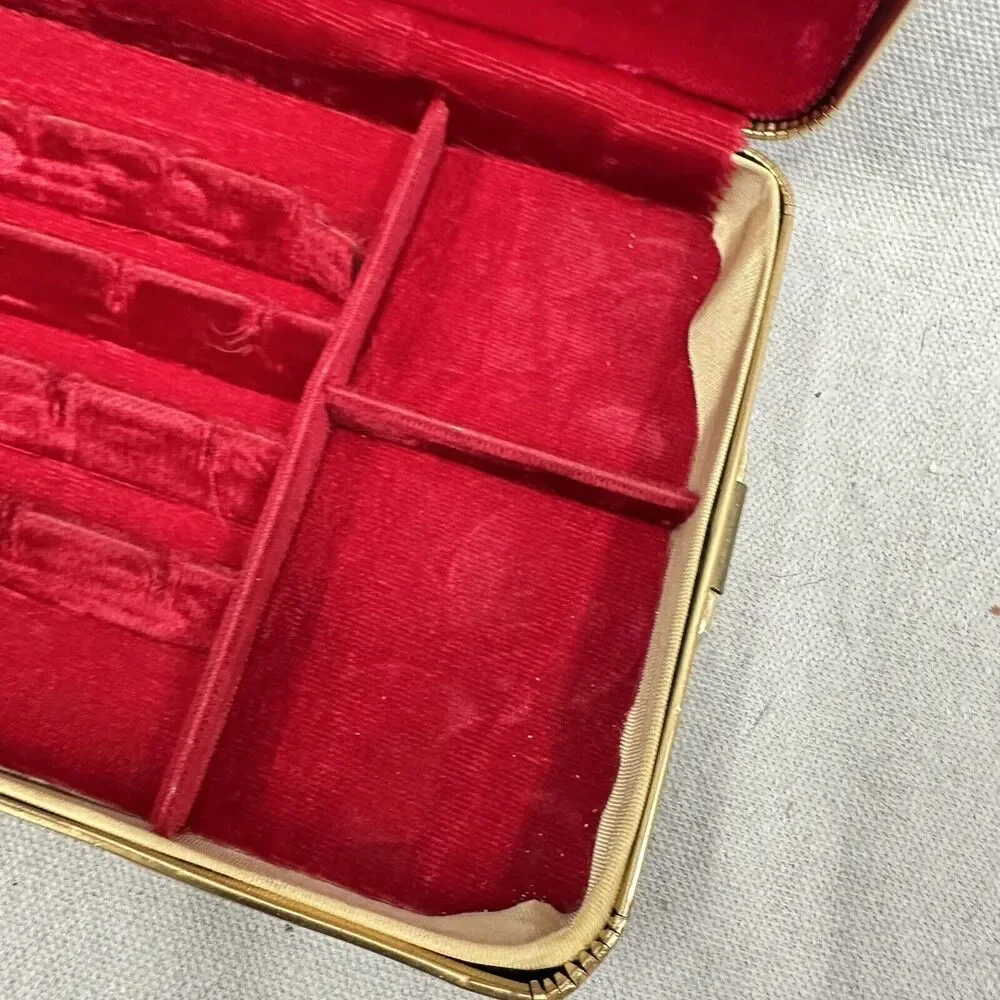 Vintage Shields Men's Accessory Jewelry Case‎ Organizer Faux Leather Red Velvet